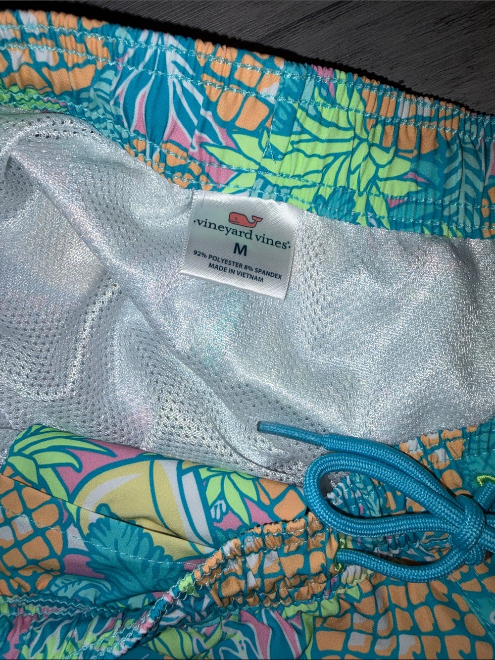Vineyard Vines Men’s Hat and Chappy Trunks New without tags - Picture 2 of 8